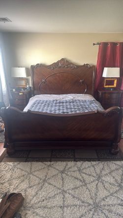CalifoKing Sleigh Bed & Dresser w/ Mirror – Ornate Victorian Style Set