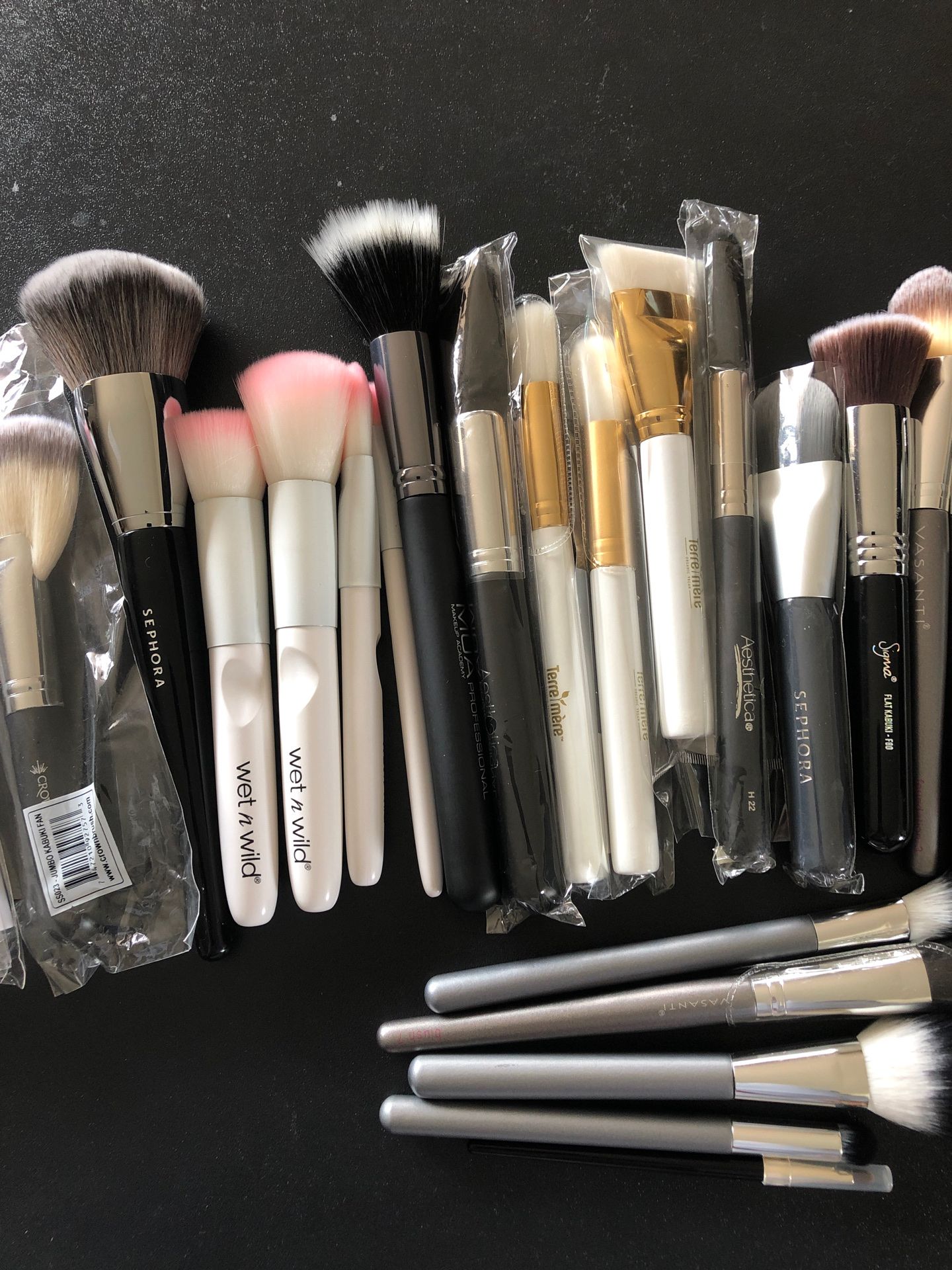 Variety of Makeup Brushes Sephora Sigma It Crown