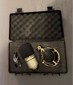 MXL 990 Large - Diaphragm Condenser Microphone