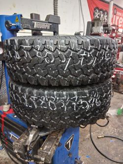 1 pair of LT285/75/R16 with 80% of tread or life BF GOODRICH ALL/ TERRAIN. T/A HABLAMOS ESPAN̈OL