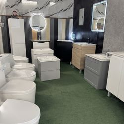 Vanity - Toilet - Mirror 