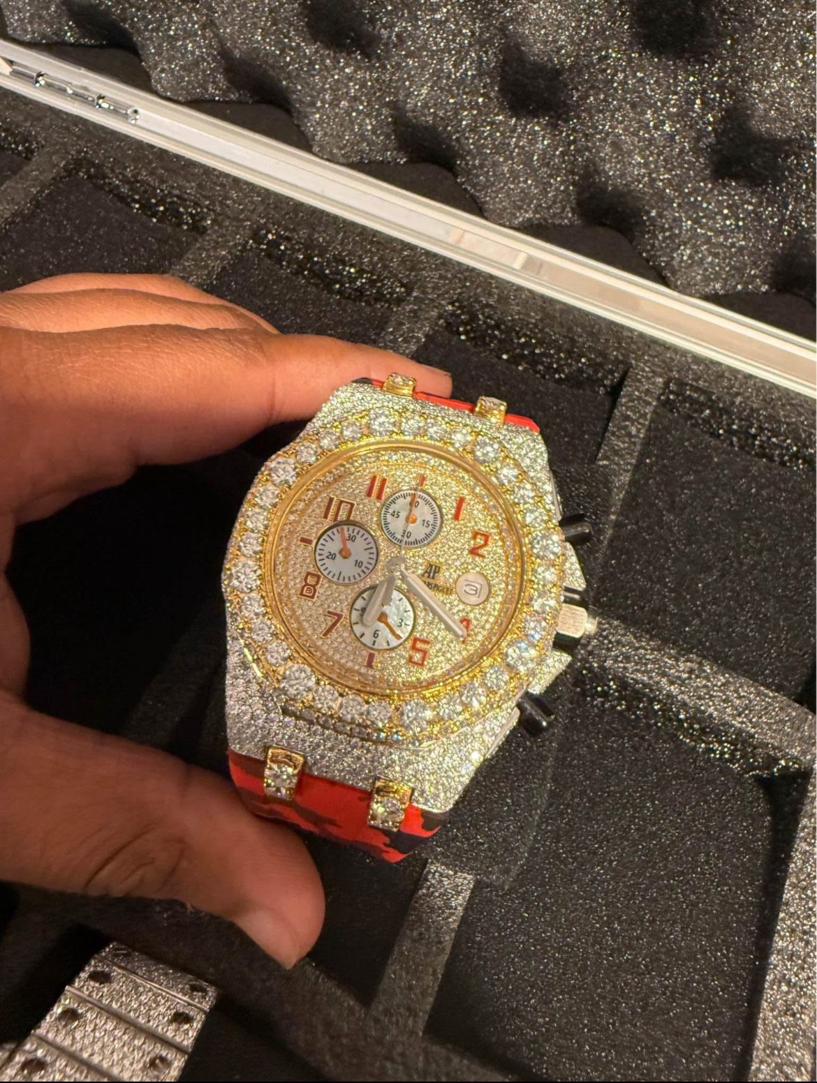 Fully FLOODED BUS DOWN VVS MOISSANITE DIAMOND HIP-POP WATCH