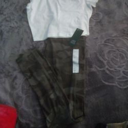 Camo Leggings In White Crop Top(S/M)
