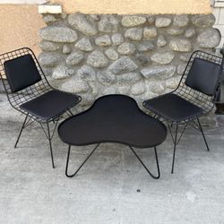 Table and two chairs set (black metal)