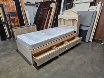 Twin bed and mattress