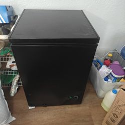 Mini Fridge, Table Grinder, Vertical Iron, Beauty Light, Vacuum, Mosquito Repellant Lamp