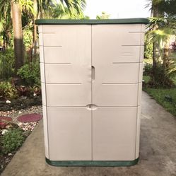 Rubbermaid Large Vertical Resin Weather Resistant Outdoor Storage Shed: 4.5’W x 2.5’D x 6.5’H 