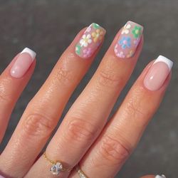 Flowery Spring French Tip
