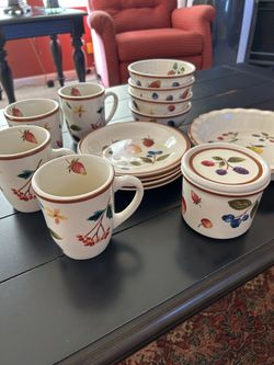 Longaberger Pottery Set