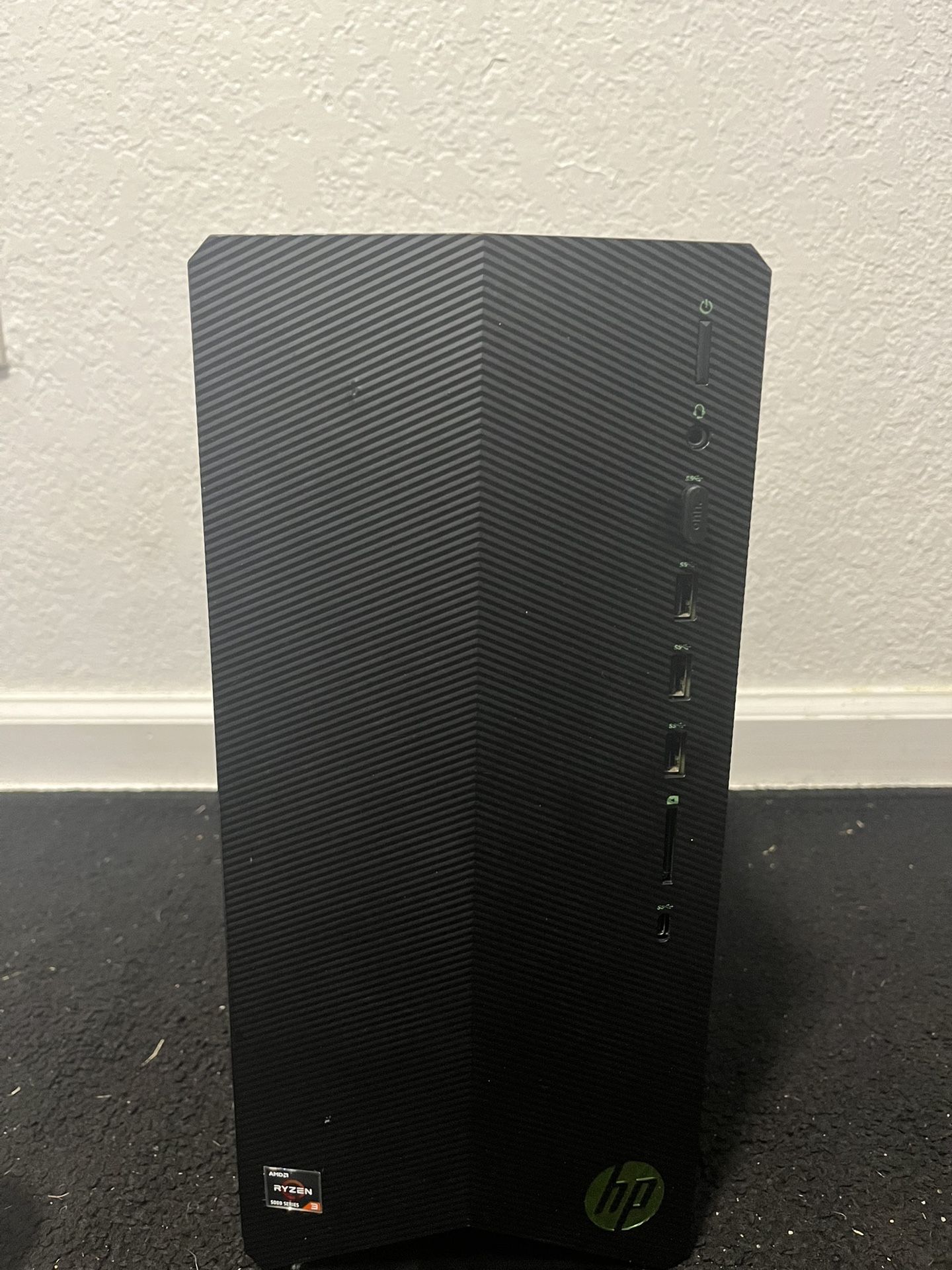 HP Pavilion Gaming Desktop, AMD Radeon RX 5500, AMD Ryzen 3