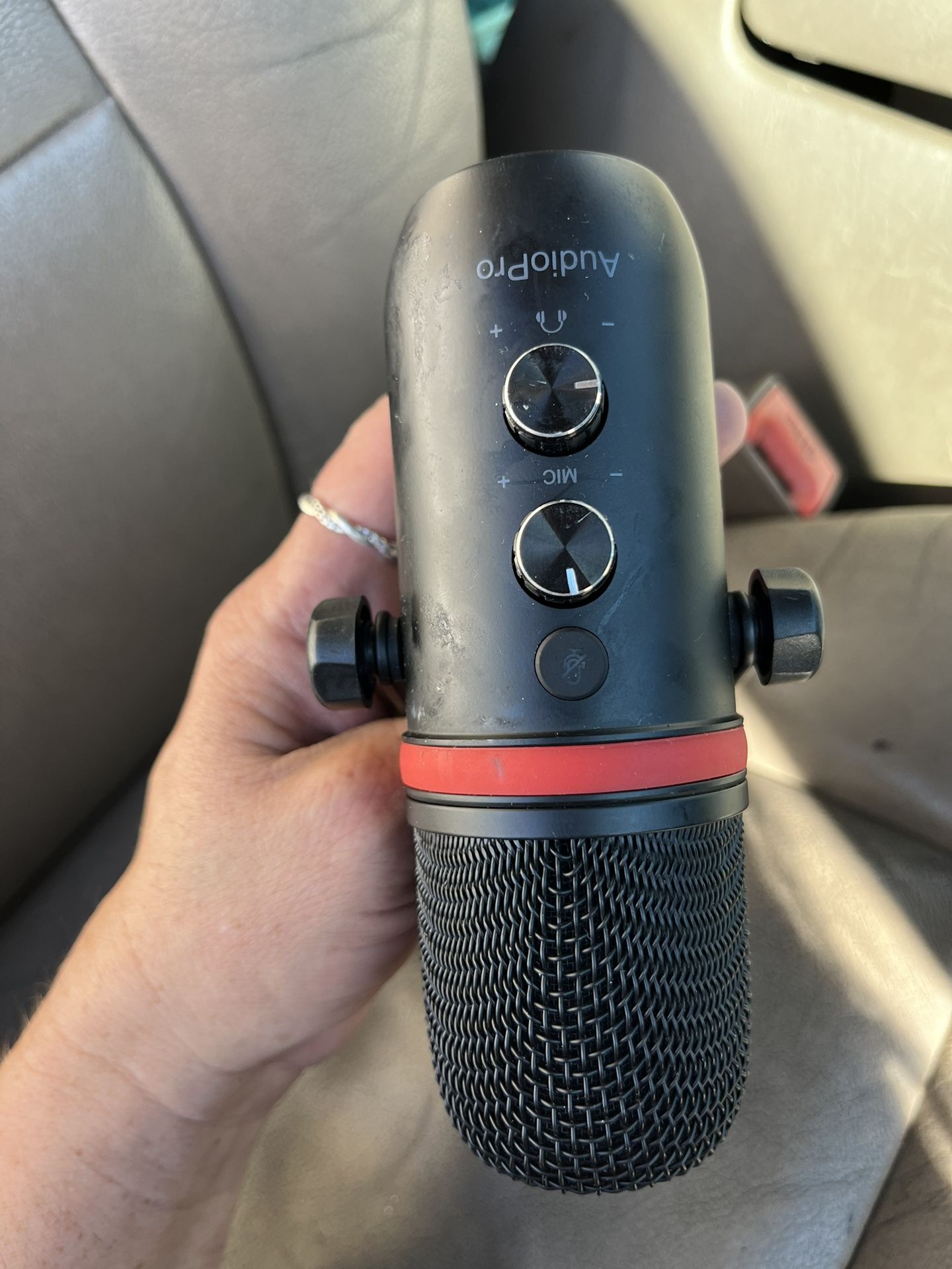 Microphone