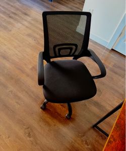 Black office chair