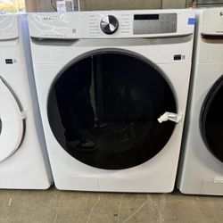 Brand new Samsung 4.5 cu. ft. Smart High-Efficiency Front Load Washer in White with Super Speed