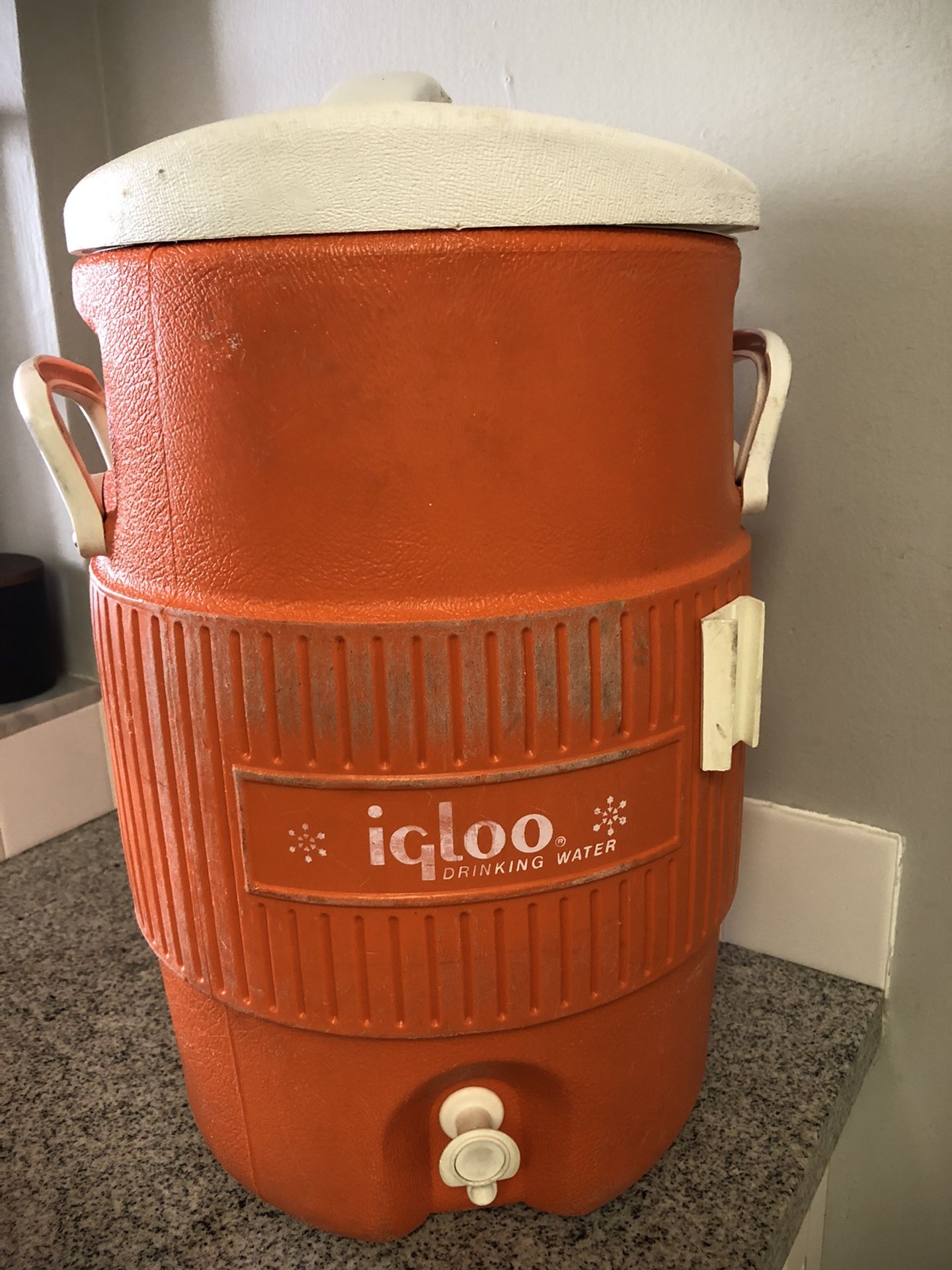 IGLOO WATER COOLER