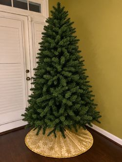 6’ Christmas Tree, open box, decorations/lights not included