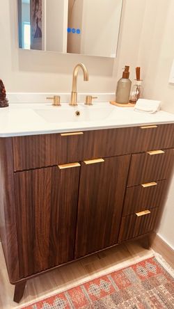 Vanity 36” in the box