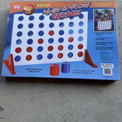 Wood 4 In A ROW game