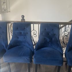 Dining Room Chair Set Of 4. 