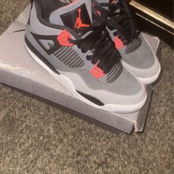 Jordan 4 Retro 