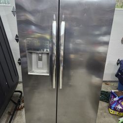 Side By Side Refrigerator 