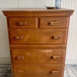 Vermont Solid Rock Maple Dresser – Dovetail Drawers