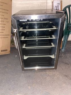 Wine and beverage cooler