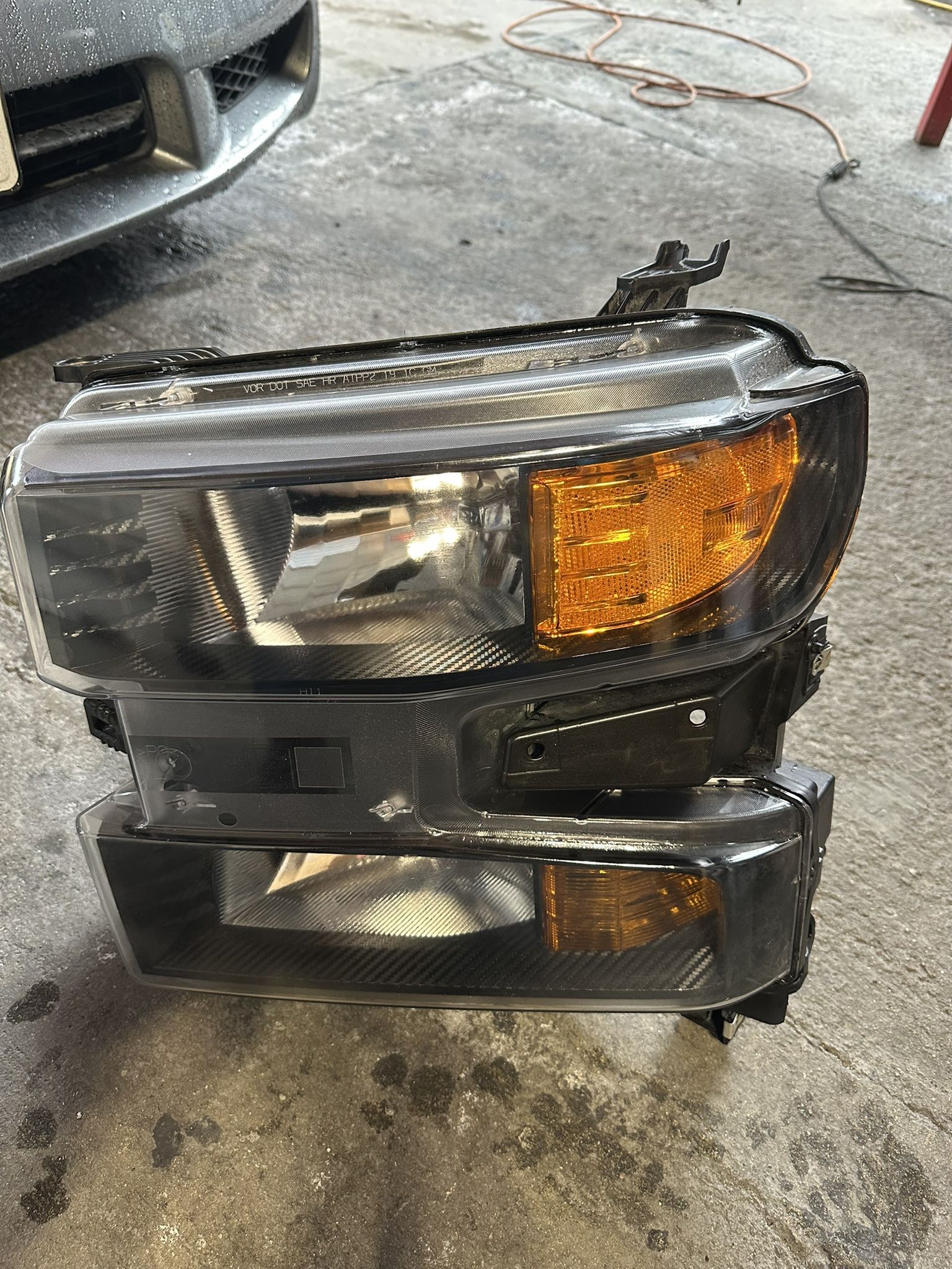 OEM DRIVR SIDE HEADLAMP 2019-2021 Chevy Silverado 1500 at