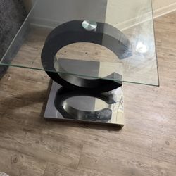 End  table