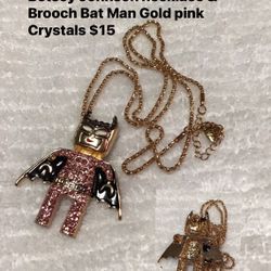 Chain & Necklace Bat Man Gold & Pink Crystals