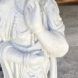VINTAGE STATUE OF GUANYIN