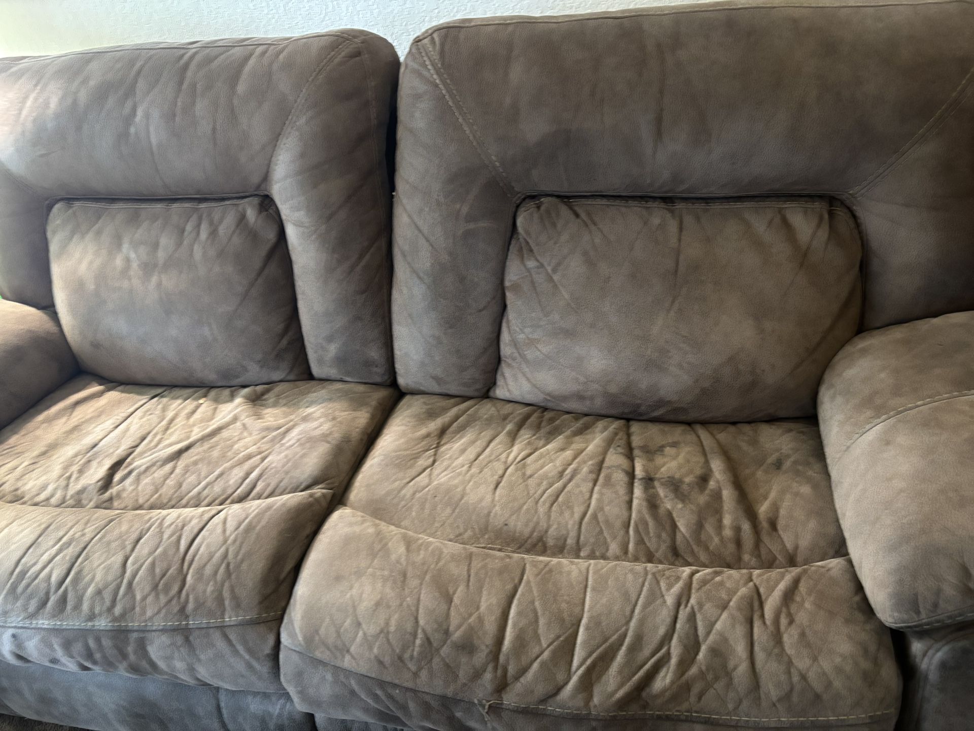 Free Reclining Sofa 