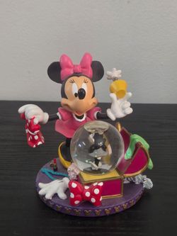 Vintage Minnie Mouse Snow Globe