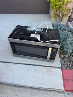 Whirlpool microwave 30 in