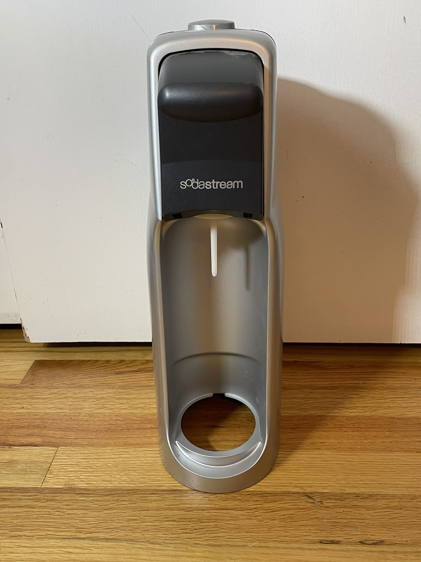 SodaStream Machine A200 Black/Grey Sparkling Water Soda Maker Tested