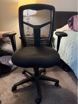 Ergonomic office chair