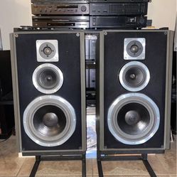 Beautiful pair of Dalquist DQM9