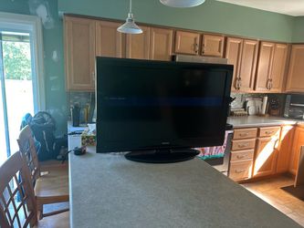 40” TV