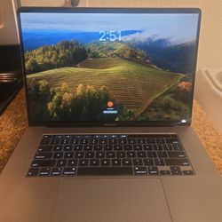 MACBOOK PRO