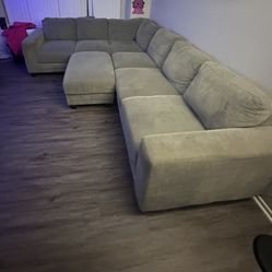 L Shaped Couch Excellent Condition