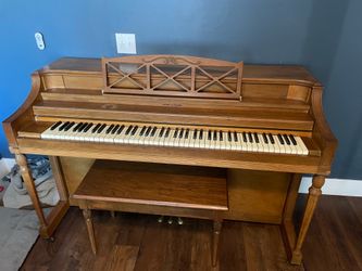 Story & Clark stand up piano