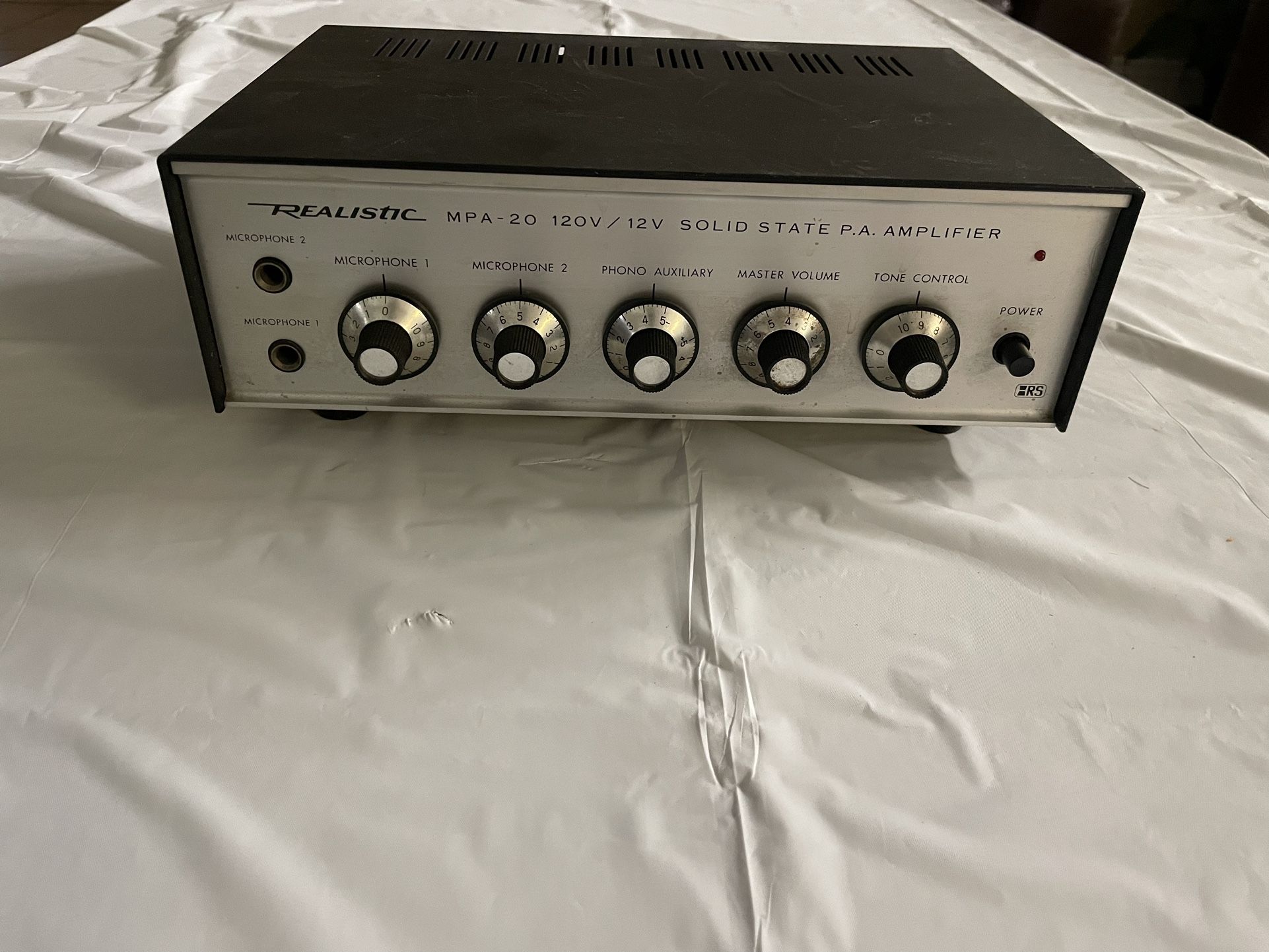 Realistic Mpa-20 Solid State 120v / 12v PA Amplifier