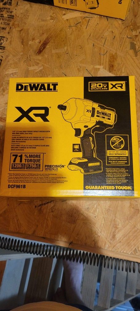 DEWALT Impact Wrench