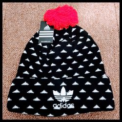 ADIDAS BEANIE HAT. 