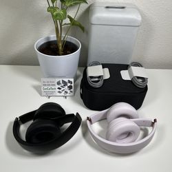 Beats Solo 4 True Wireless On-Ear Headphones In Very Good Condition Black & Pink available 