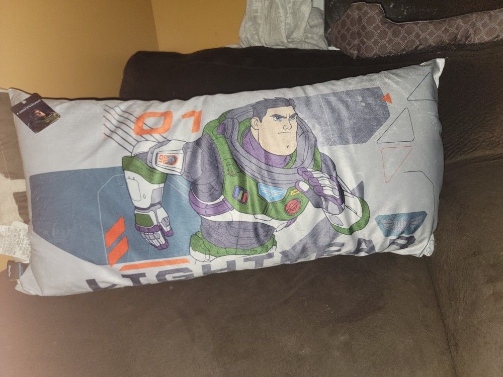 🙂NEW CHILDS BUZZ LIGHT YEAR BODY PILLOW