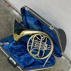 Yamaha YHR-313 Single French Horn with Yamaha case Condition...