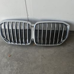 2019-2023 G05 BMW X5 GRILL ORIGINAL FACTORY OEM CHROME WITH CAMARA INCLUDED 