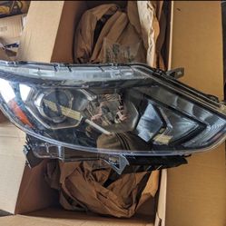 2017-2022 Nissan Rogue Sport Right Passenger Side Headlight