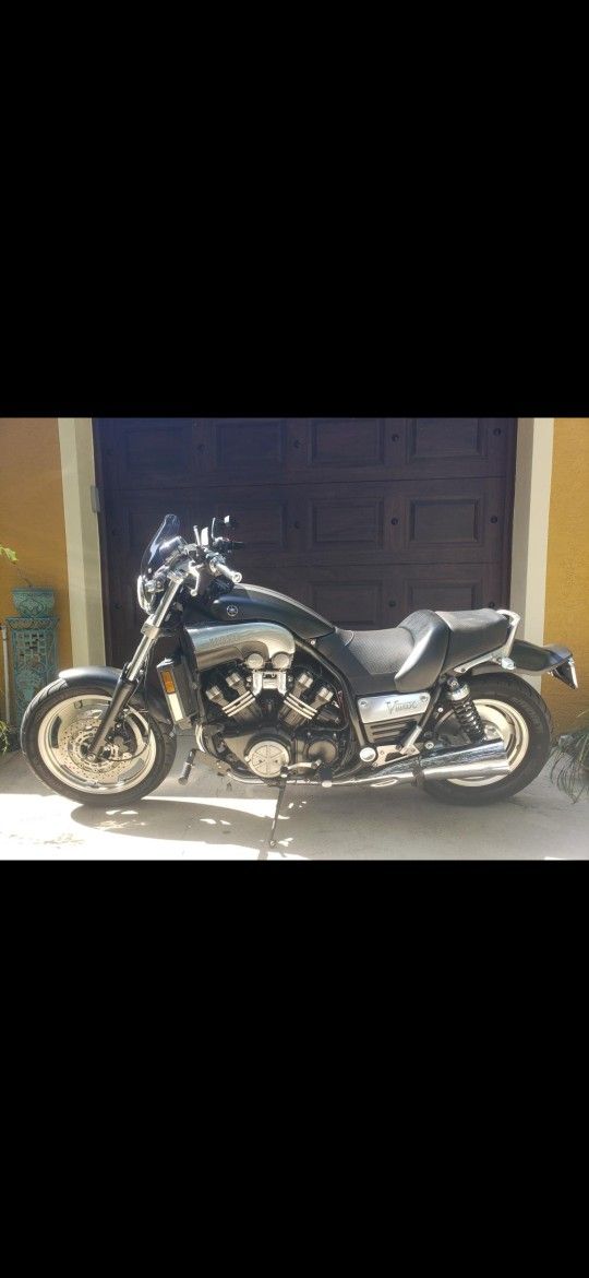 2004 Iconic V Max (Yamaha)