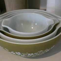 Vintage Pyrex Bowls